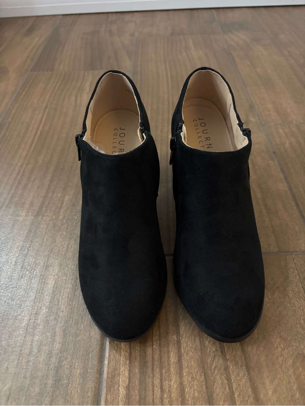 Journee Collection Women's Comfort Wide Width Sanzi Bootie